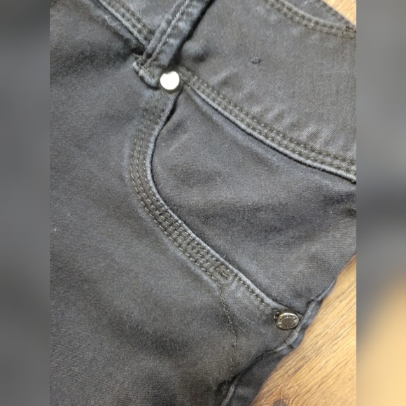 FREE W BUNDLE 1822 Denim cropped jeans - Picture 3 of 12